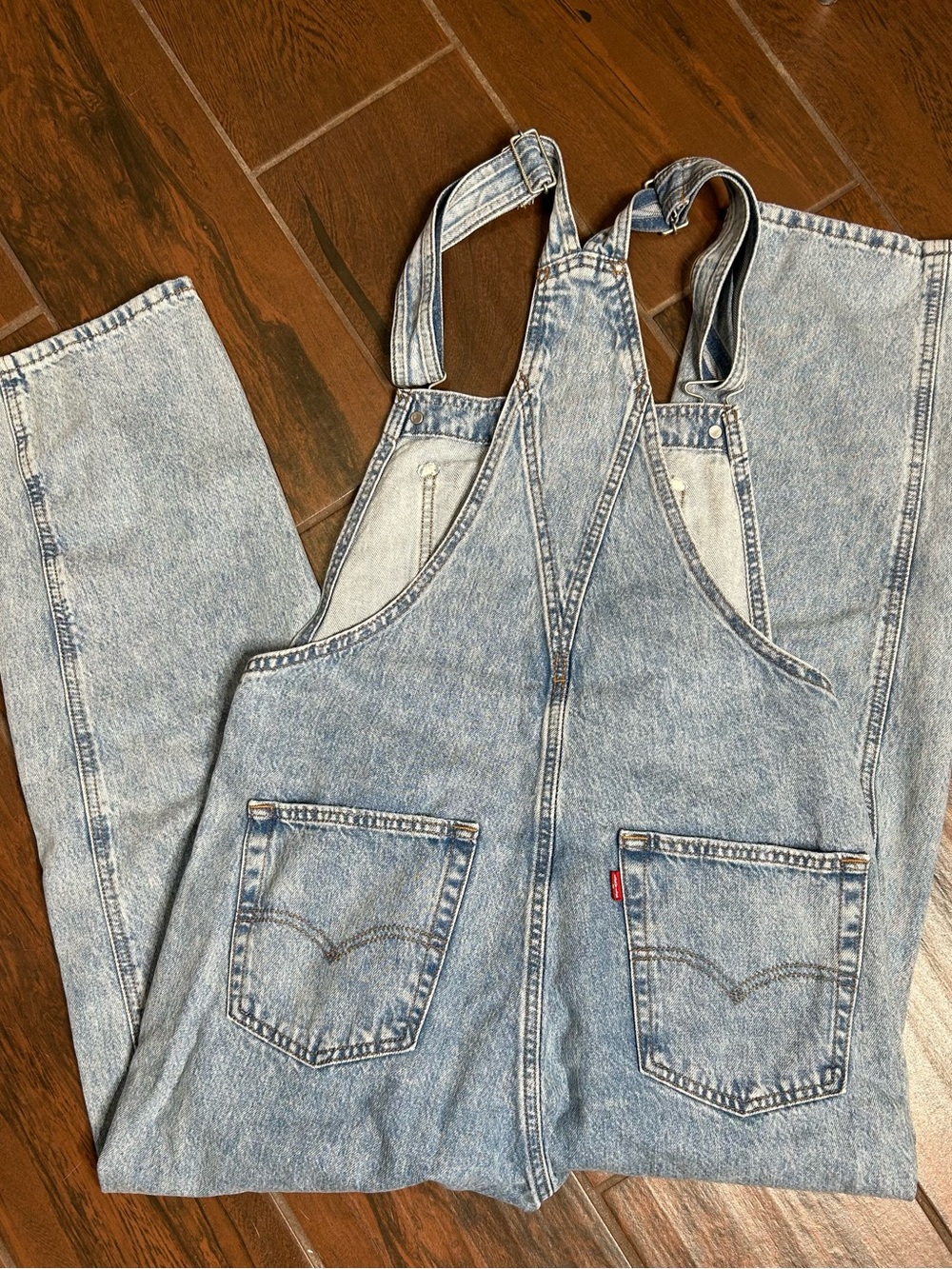 Levi’s Light Wash Straight Leg Denim Jean Overalls Women’s Size Medium - Picture 3 of 5